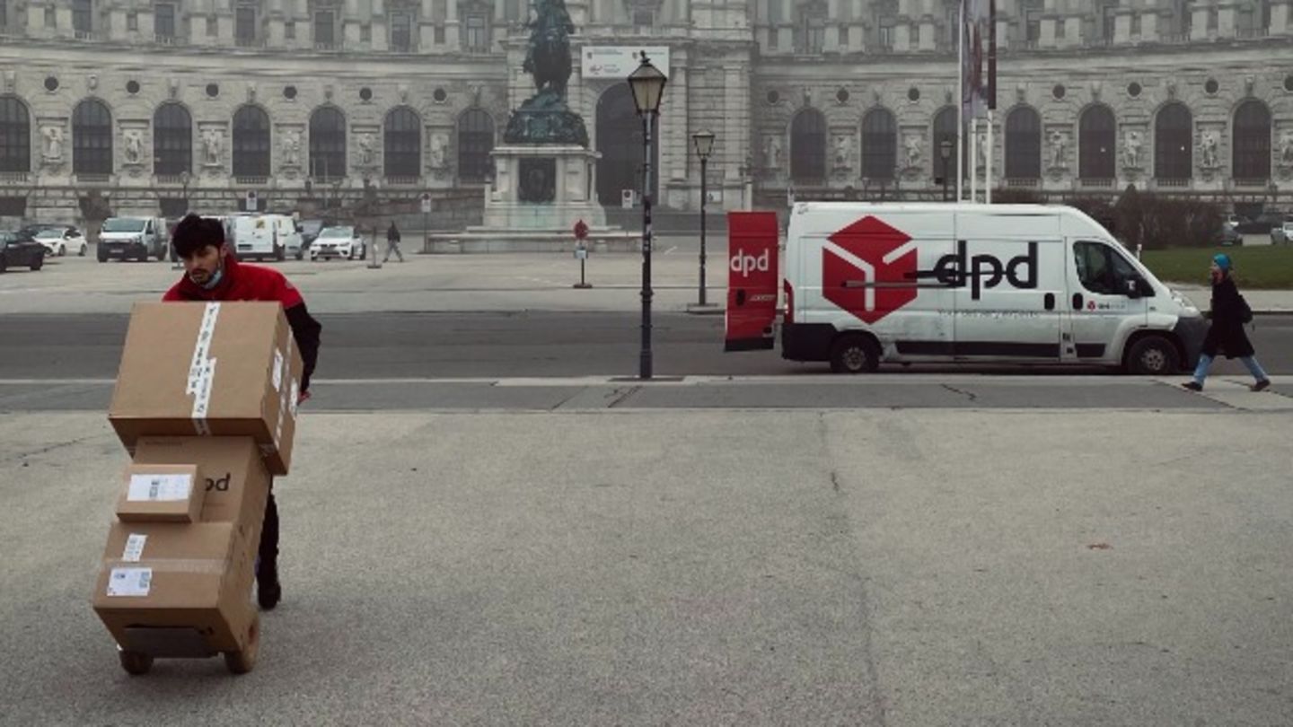 HiDubai-business-amal-alfarsi-cargo-services-l-l-c-shipping-logistics-road-cargo-services-international-city-warsan-1-dubai