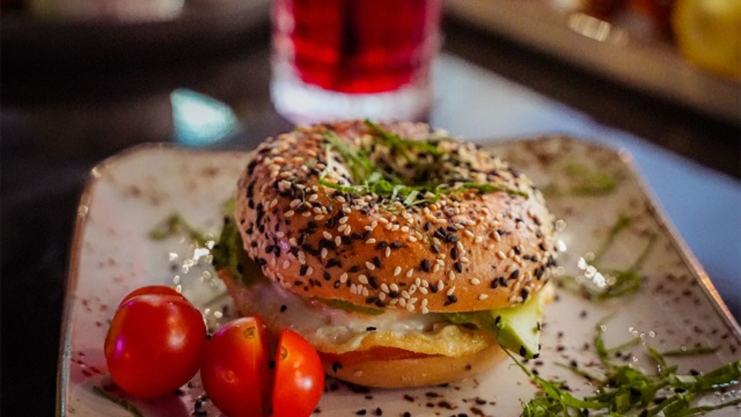 HiDubai-business-pearl-hookah-lounge-restaurant-food-beverage-restaurants-bars-al-satwa-dubai