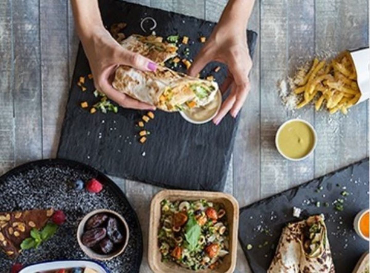 HiDubai-business-switch-gourmet-shawarmas-food-beverage-cafeterias-business-bay-dubai