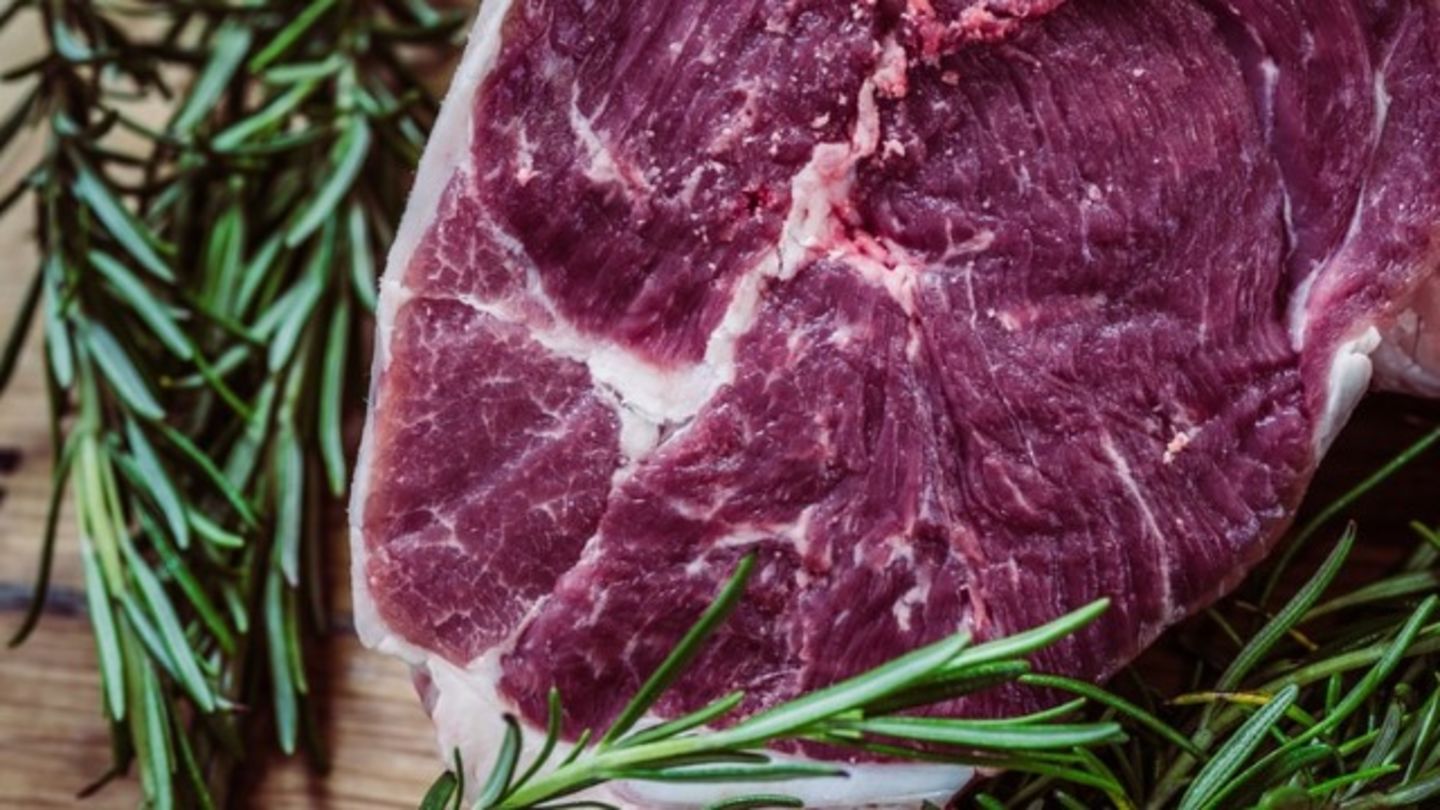 HiDubai-business-arslan-arshad-meat-seller-b2b-services-distributors-wholesalers-meena-bazar-al-souq-al-kabeer-dubai