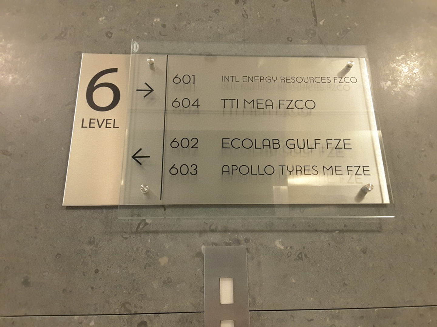 HiDubai-business-apollo-tyres-me-b2b-services-distributors-wholesalers-jebel-ali-industrial-2-dubai