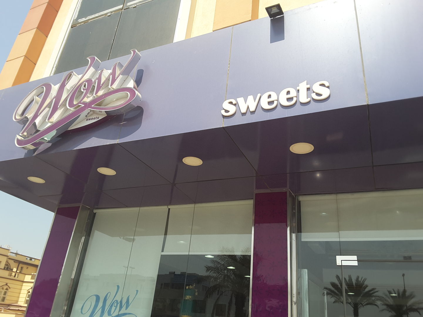 HiDubai-business-wow-sweets-food-beverage-bakeries-desserts-sweets-mirdif-dubai-2
