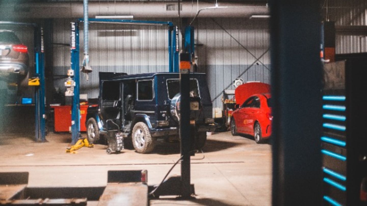 HiDubai-business-super-power-high-performance-garage-transport-vehicle-services-car-assistance-repair-ras-al-khor-industrial-2-dubai