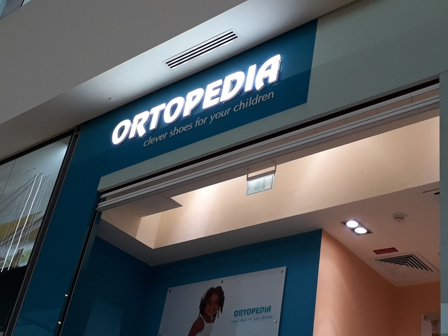 HiDubai-business-ortopedia-shopping-footwear-burj-khalifa-dubai-2