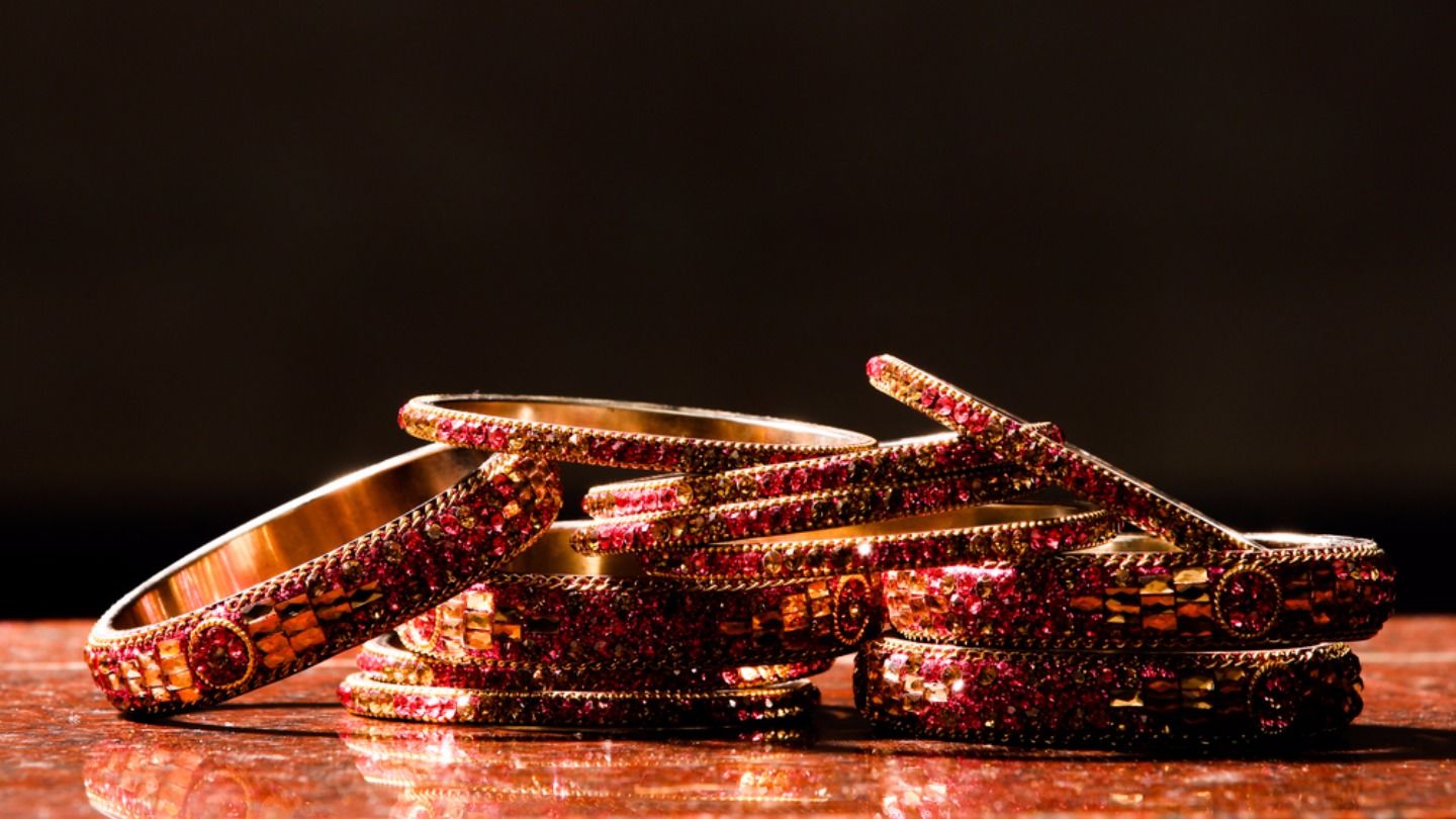 HiDubai-business-dulabhjee-jewellers-shopping-jewellery-precious-stones-al-daghaya-dubai-2