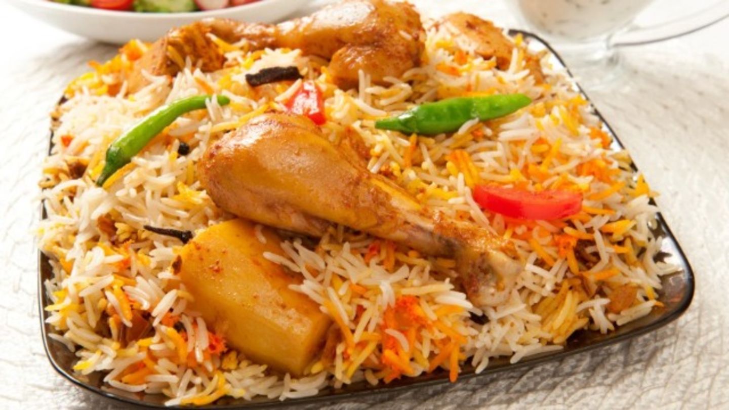 HiDubai-business-athary-traditional-kitchen-food-beverage-central-kitchen-hor-al-anz-dubai