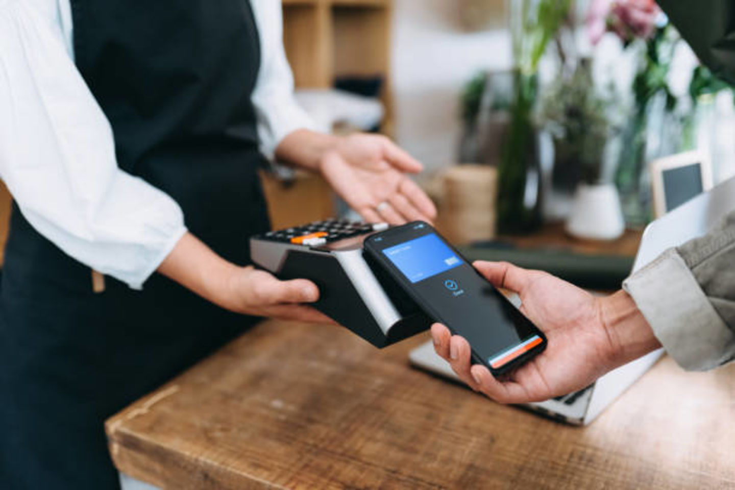 HiDubai-business-e-payment-services-finance-legal-payment-services-riggat-al-buteen-dubai