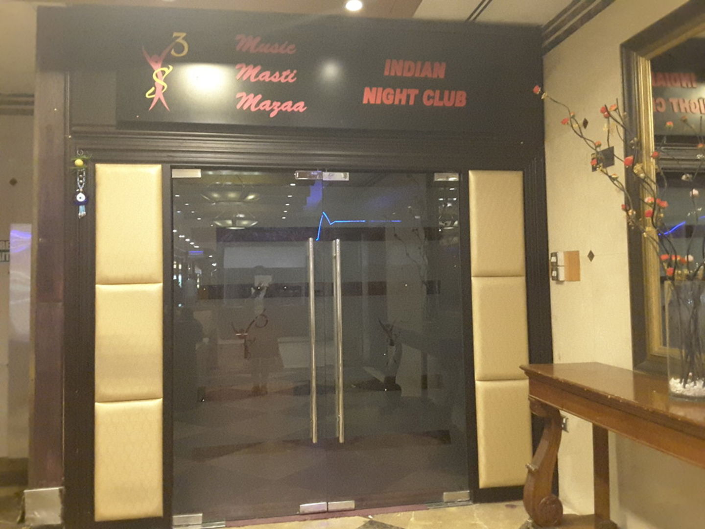 HiDubai-business-mood-authentic-indian-club-leisure-culture-comedy-clubs-karaoke-bars-al-raffa-dubai