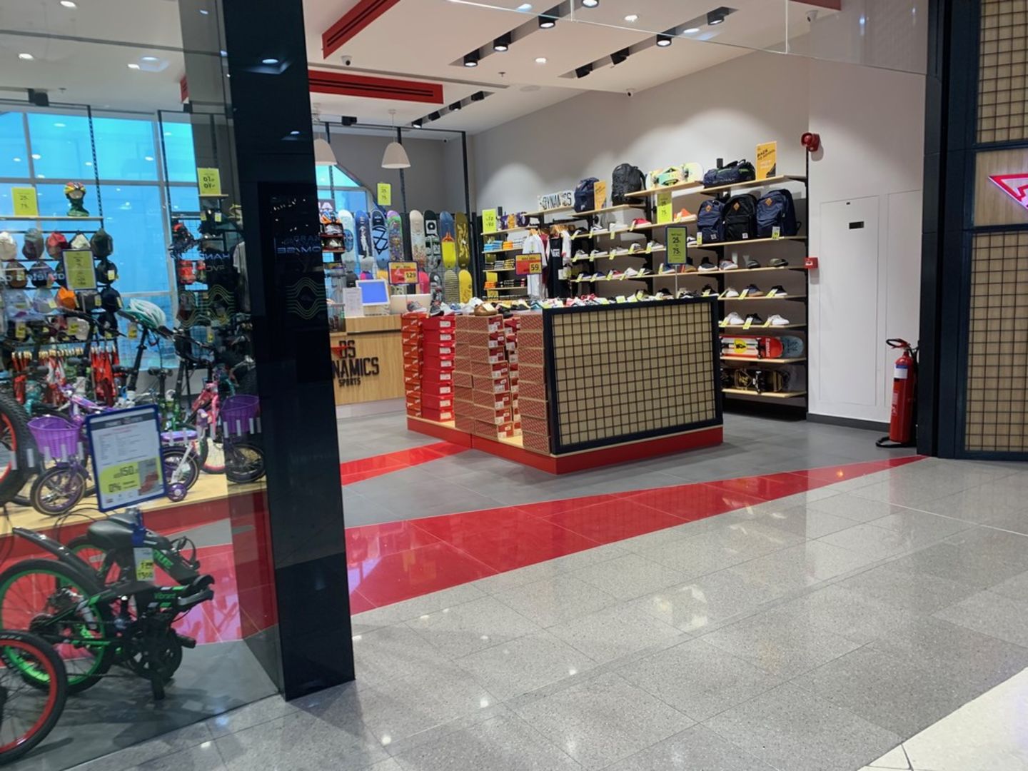 HiDubai-business-dynamic-sports-shopping-footwear-port-saeed-dubai