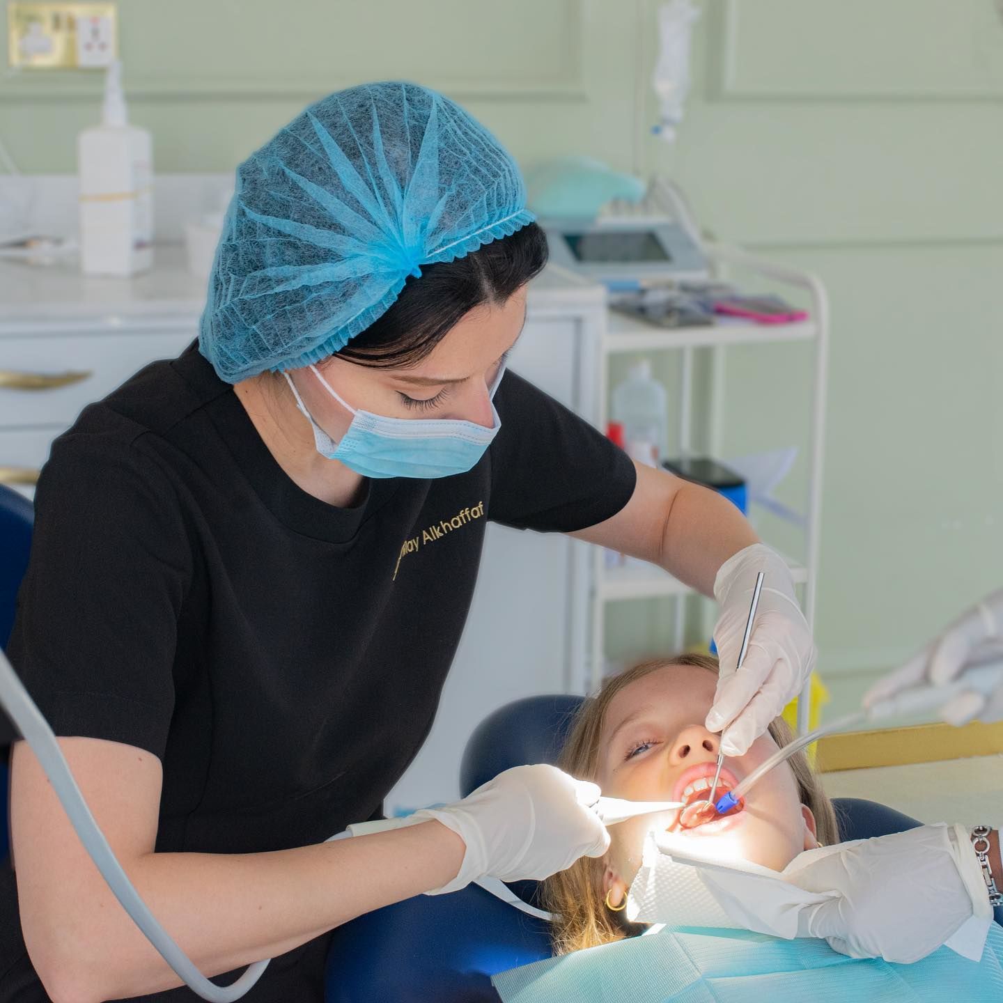HiDubai-business-smile-bay-dental-cafe-beauty-wellness-health-specialty-clinics-business-bay-dubai