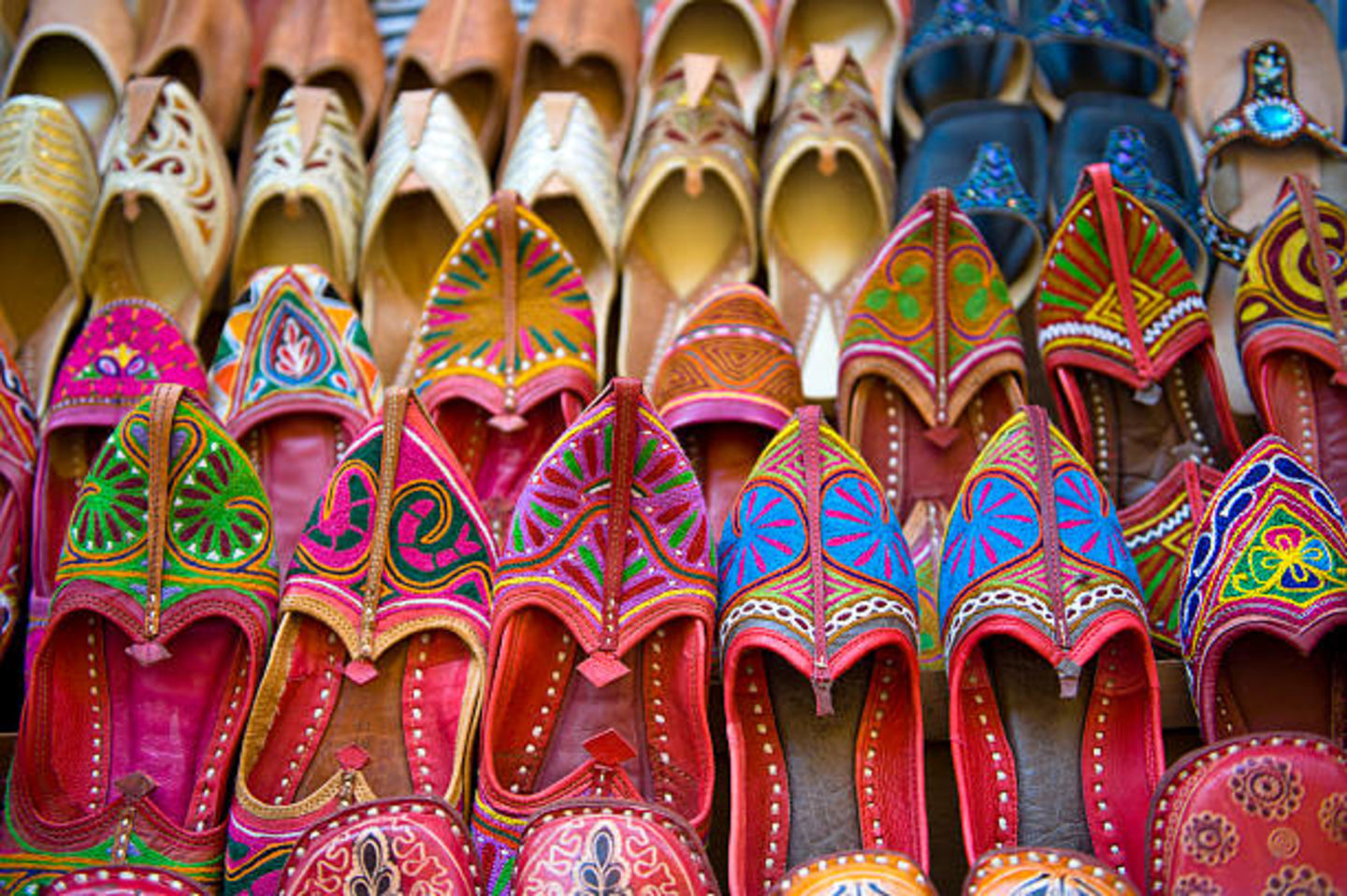 HiDubai-business-parvati-kanwar-trading-shopping-fashion-accessories-meena-bazar-al-souq-al-kabeer-dubai