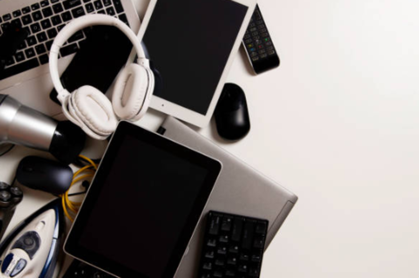 HiDubai-business-almiraya-aljadeeda-electronics-trading-shopping-consumer-electronics-naif-dubai