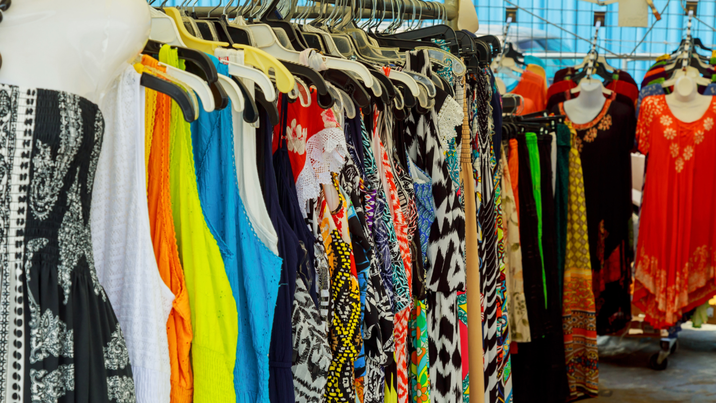 HiDubai-business-ibr-women-shopping-apparel-al-karama-dubai