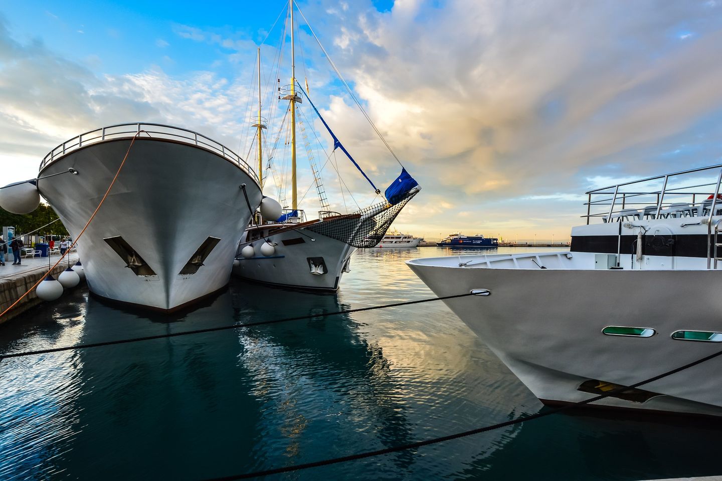 HiDubai-business-dubai-d3-yacht-transport-vehicle-services-boat-yacht-rentals-dubai-maritime-city-dubai