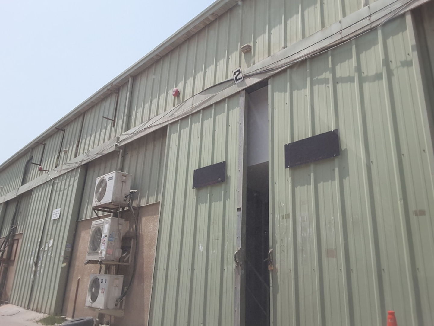 HiDubai-business-threads-and-tailors-design-workshop-b2b-services-distributors-wholesalers-al-quoz-industrial-4-dubai-2
