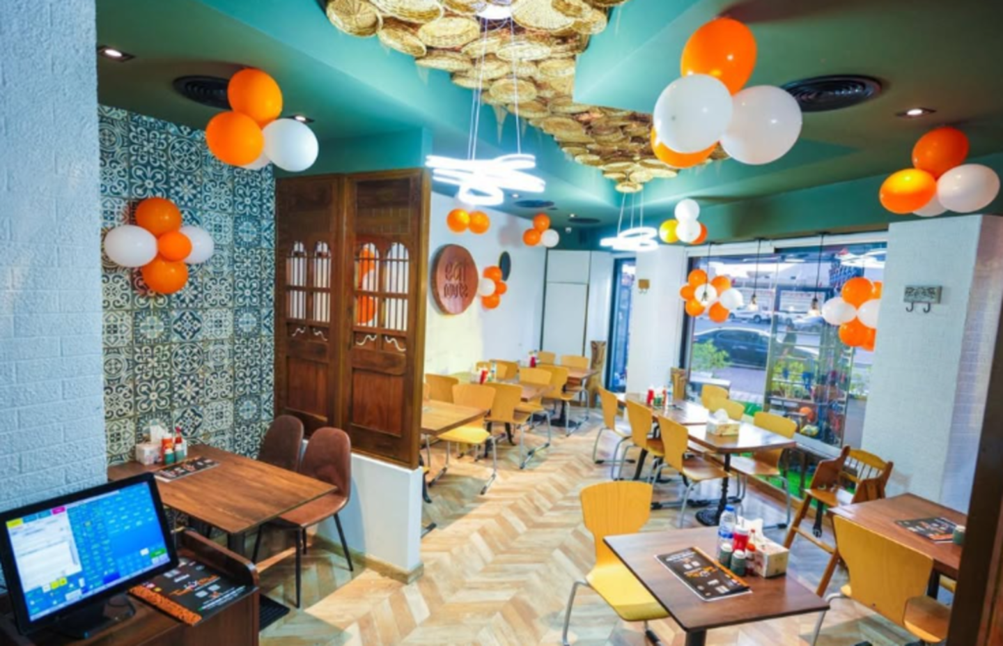 HiDubai-business-tasty-club-restaurant-food-beverage-restaurants-bars-hor-al-anz-dubai