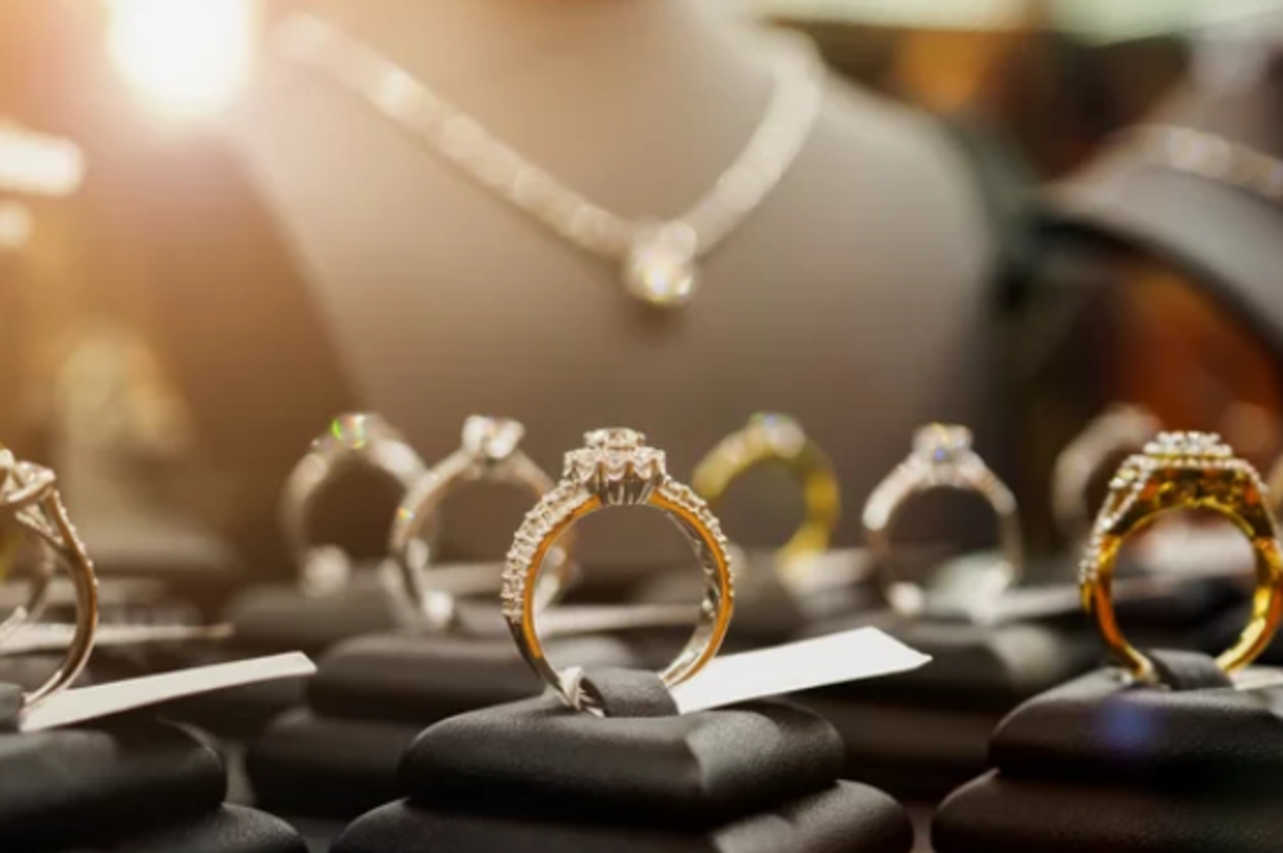 HiDubai-business-mountain-valley-general-trading-shopping-jewellery-precious-stones-ayal-nasir-dubai