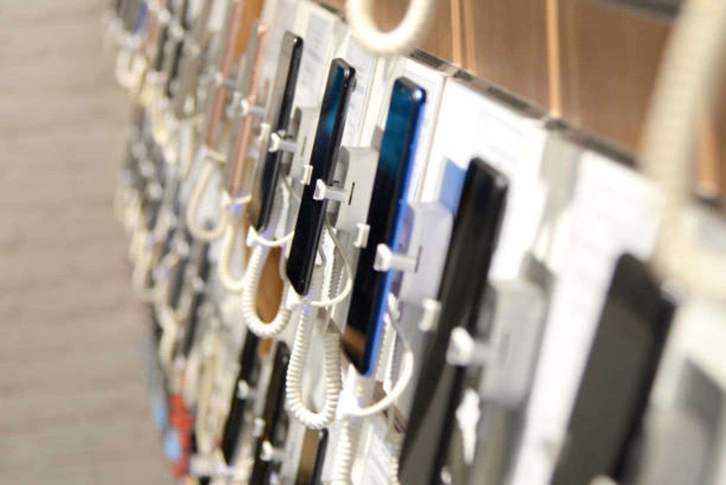 HiDubai-business-lianshan-electronics-trading-shopping-consumer-electronics-ayal-nasir-dubai