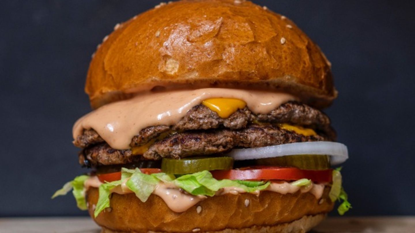 HiDubai-business-hot-club-cafeteria-food-beverage-cafeterias-al-karama-dubai