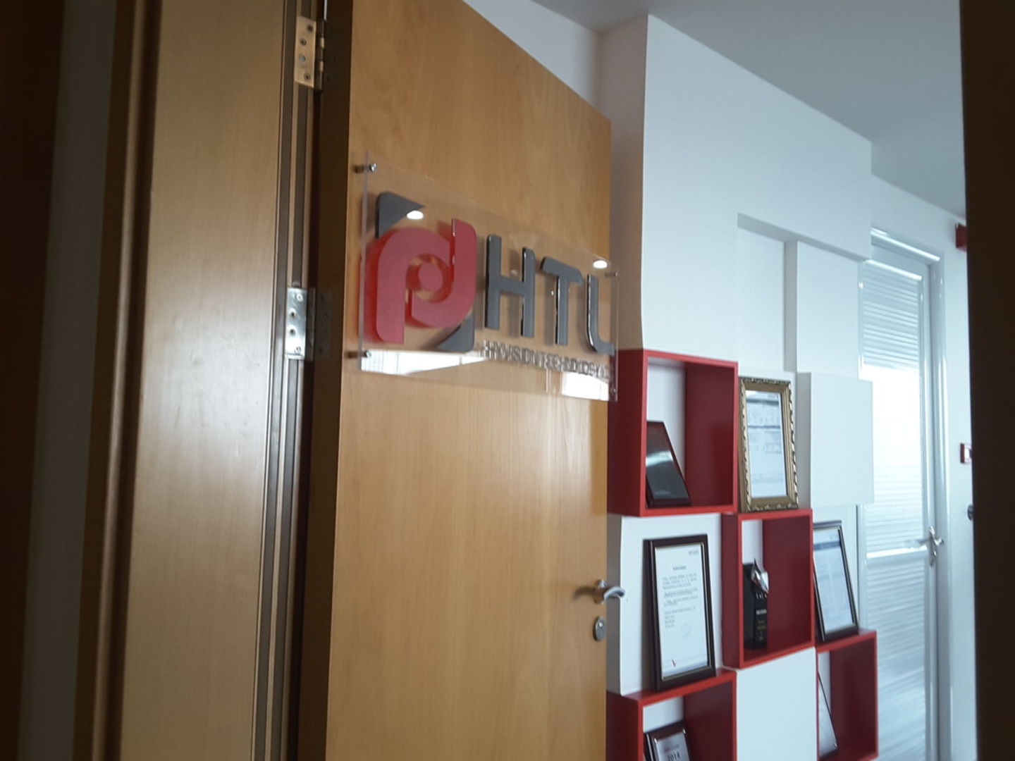 HiDubai-business-htl-hyvision-technology-b2b-services-distributors-wholesalers-business-bay-dubai-2