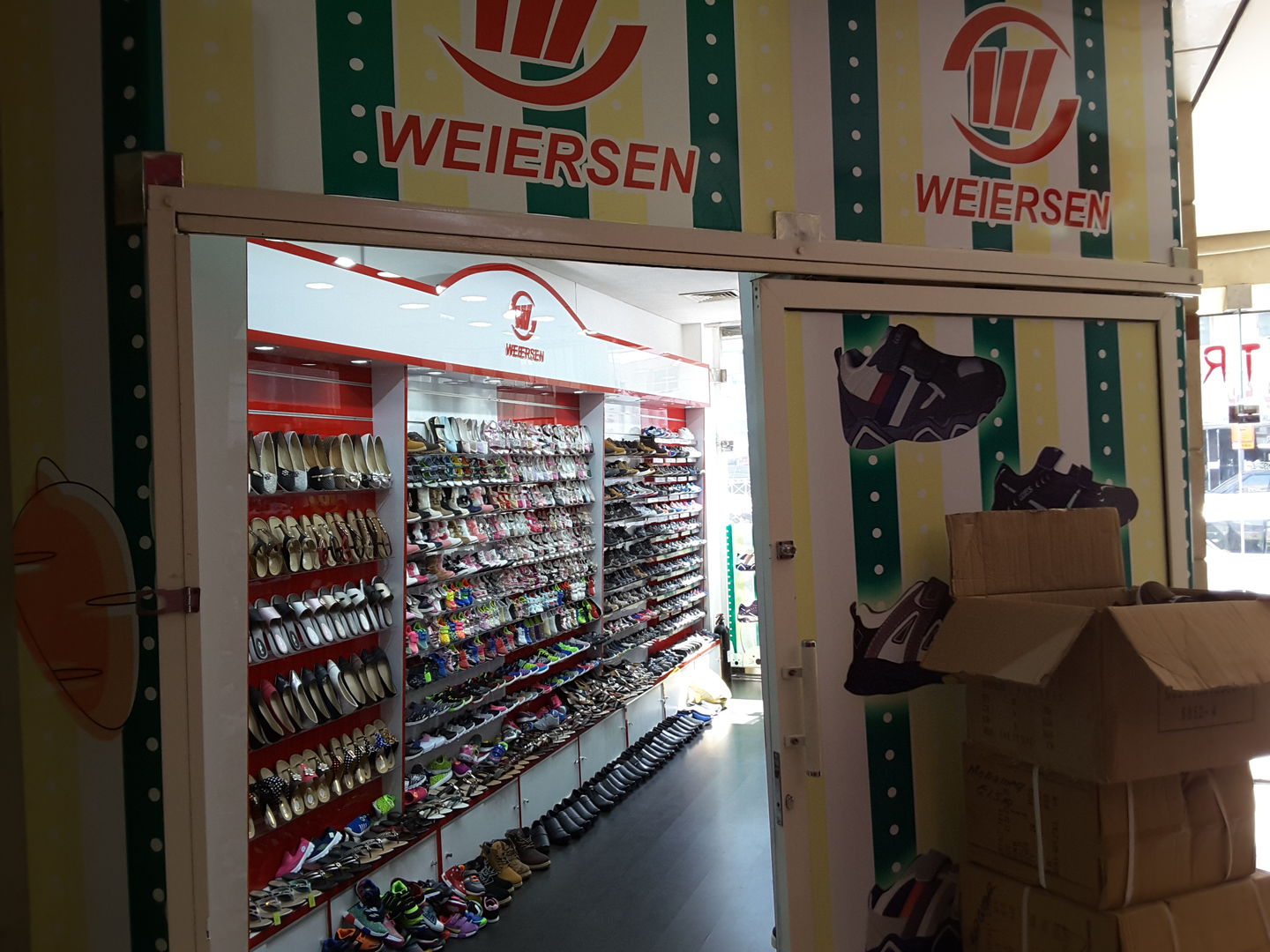 HiDubai-business-magic-power-trading-shopping-footwear-baniyas-square-dubai-2