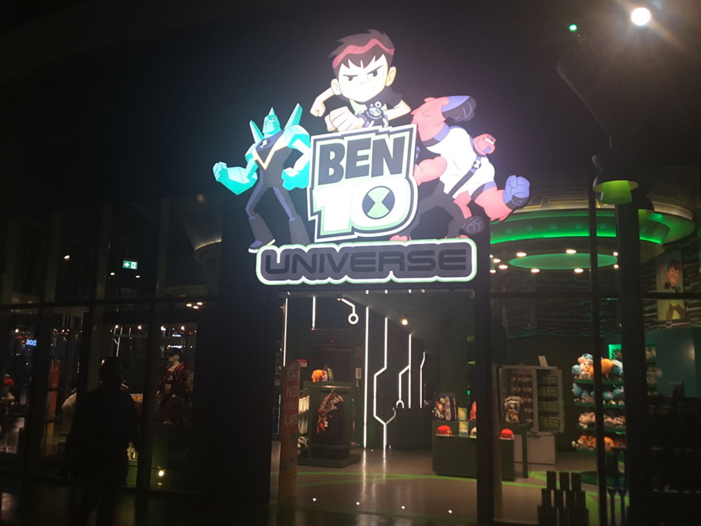 HiDubai-business-ben-10-universe-shopping-souvenirs-gifts-global-village-wadi-al-safa-4-dubai-2