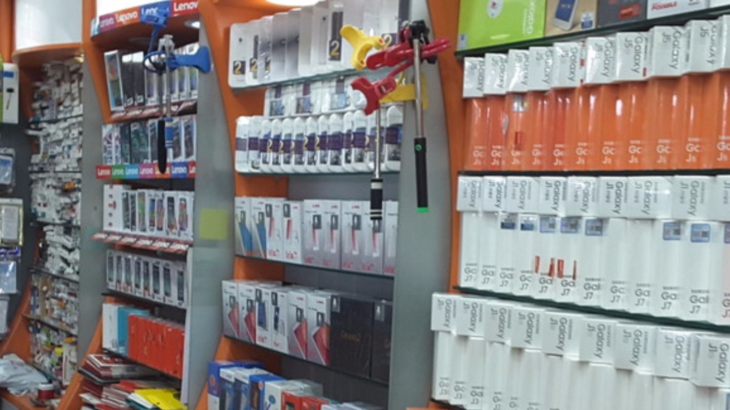 HiDubai-business-al-mazam-silver-gif-trading-shopping-consumer-electronics-al-karama-dubai-2