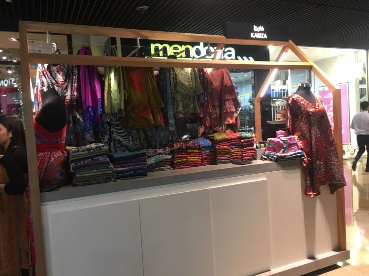 HiDubai-business-kariza-designs-shopping-apparel-burj-khalifa-dubai-2