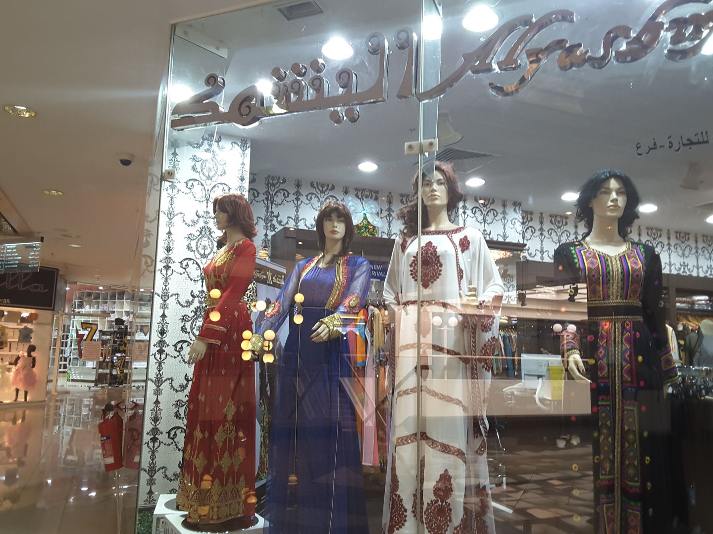 HiDubai-business-al-yashmac-shopping-apparel-jumeirah-1-dubai-2