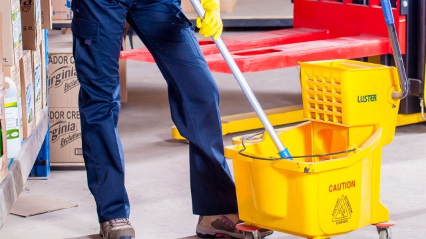 HiDubai-business-royal-house-cleaning-services-home-cleaning-services-international-city-warsan-1-dubai-2