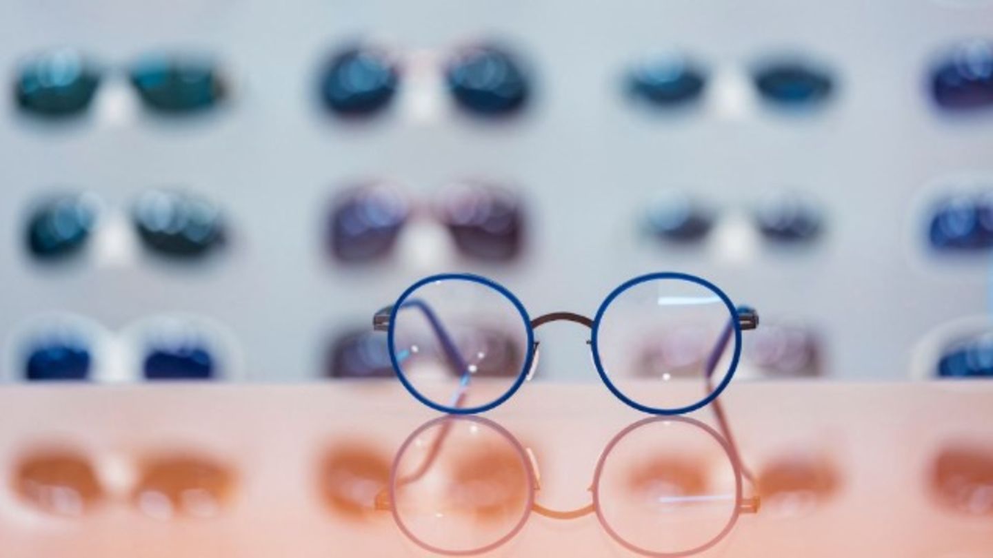 Asia Opticals(Watches & Eyewear) in Al Hudaiba, Dubai HiDubai