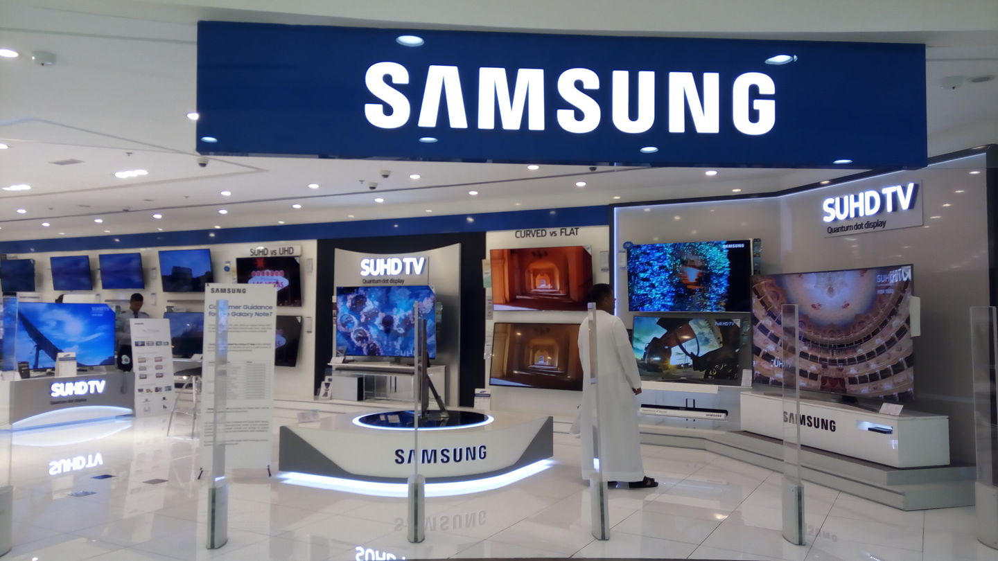 HiDubai-business-samsung-shopping-consumer-electronics-port-saeed-dubai-4