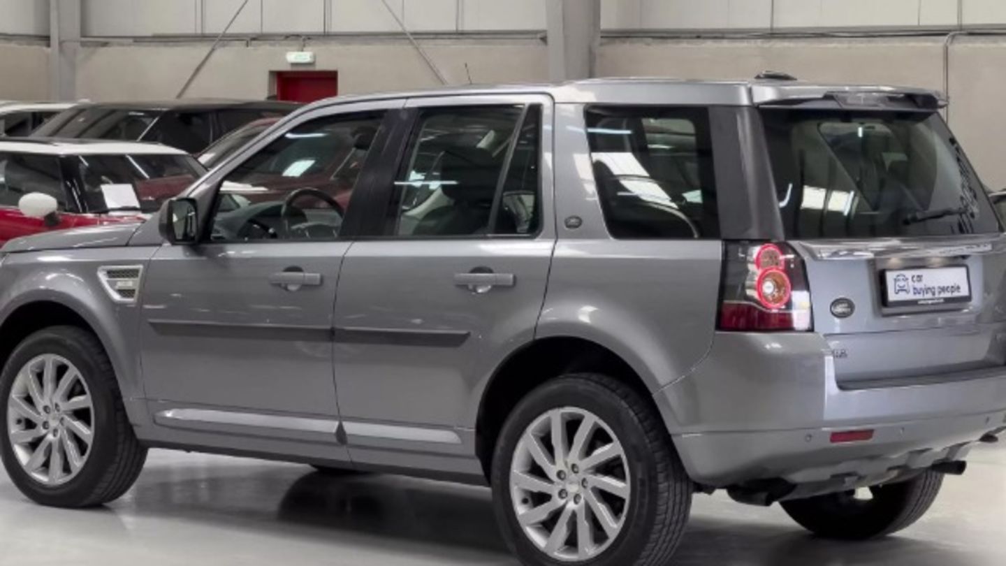 HiDubai-business-car-buying-people-transport-vehicle-services-used-car-dealers-dubai-investment-park-2-dubai