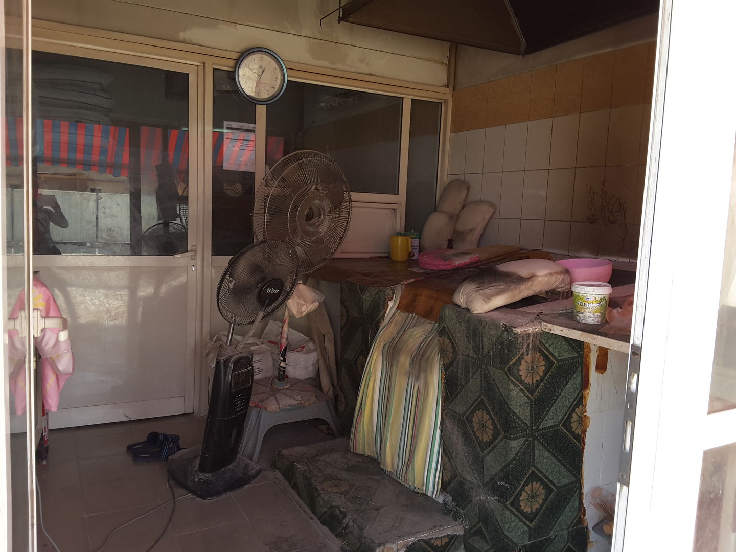 HiDubai-business-saeed-salem-bakery-food-beverage-bakeries-desserts-sweets-al-satwa-dubai-2