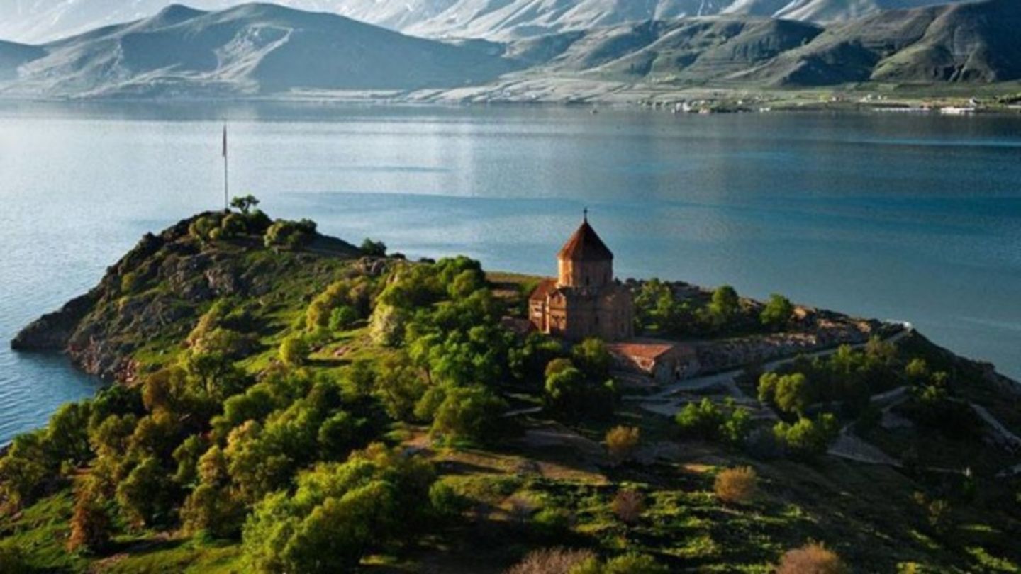 HiDubai-business-arabian-travel-house-hotels-tourism-travel-ticketing-agencies-jumeirah-3-dubai