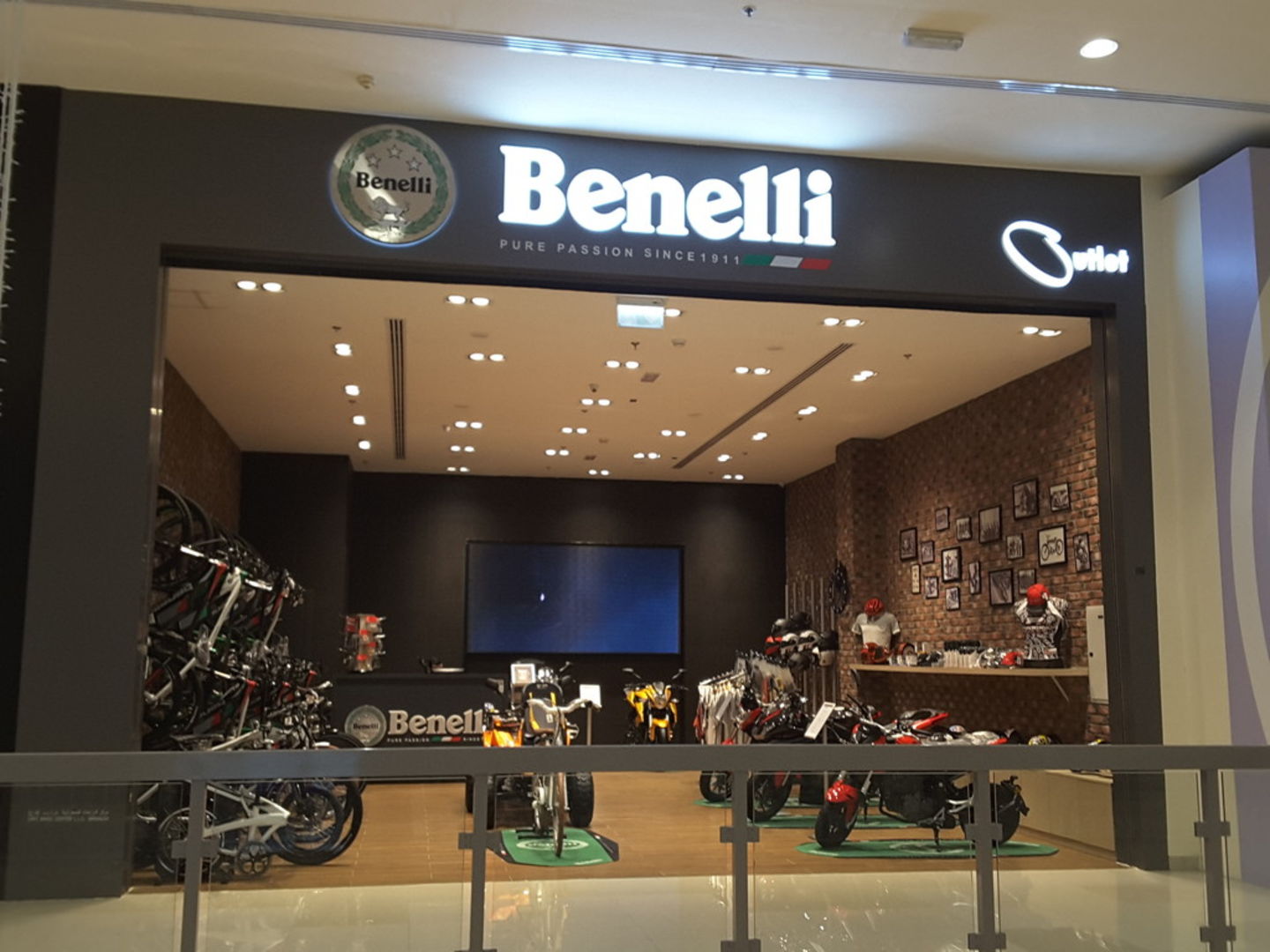 HiDubai-business-benelli-outlet-shopping-sporting-goods-equipment-umm-nahad-1-dubai