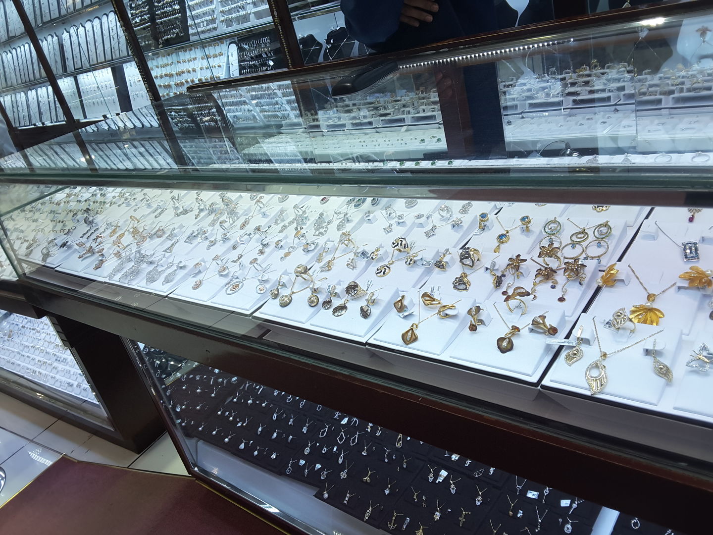 HiDubai-business-shyam-jewelry-shopping-jewellery-precious-stones-al-ras-dubai-2