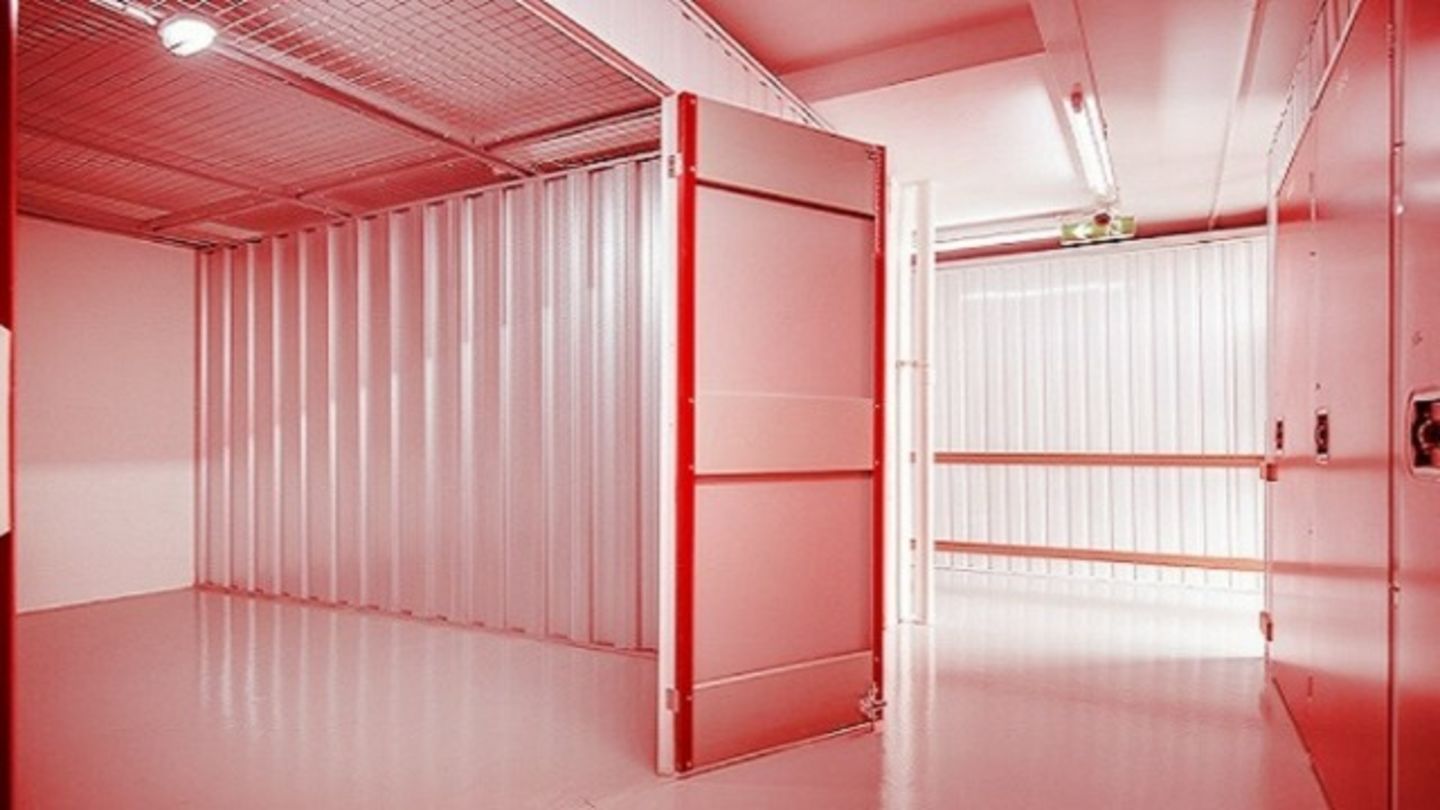 HiDubai-business-ideal-home-storage-shipping-logistics-moving-storage-services-al-quoz-industrial-4-dubai