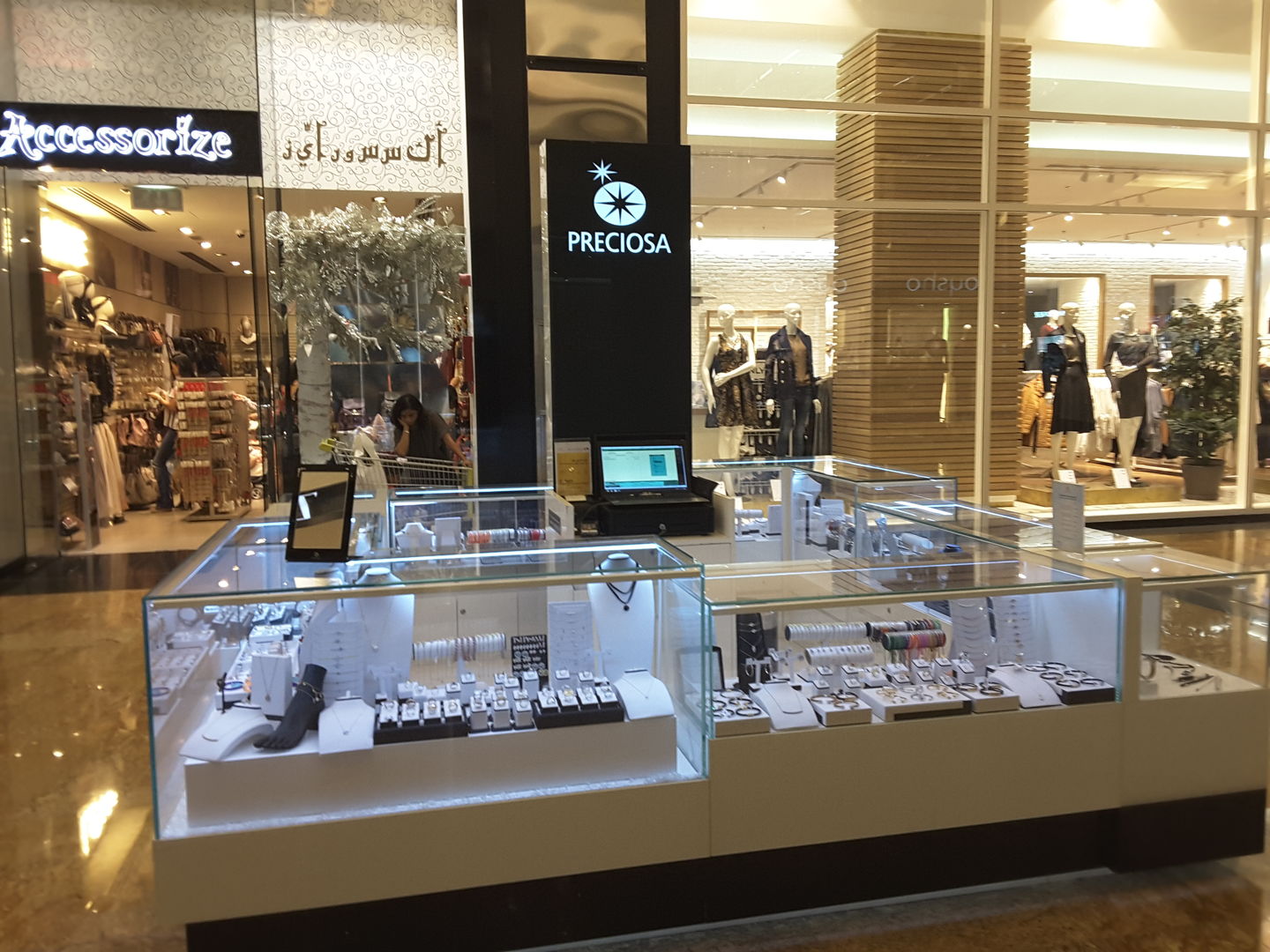 HiDubai-business-preciosa-shopping-jewellery-precious-stones-al-barsha-1-dubai-2