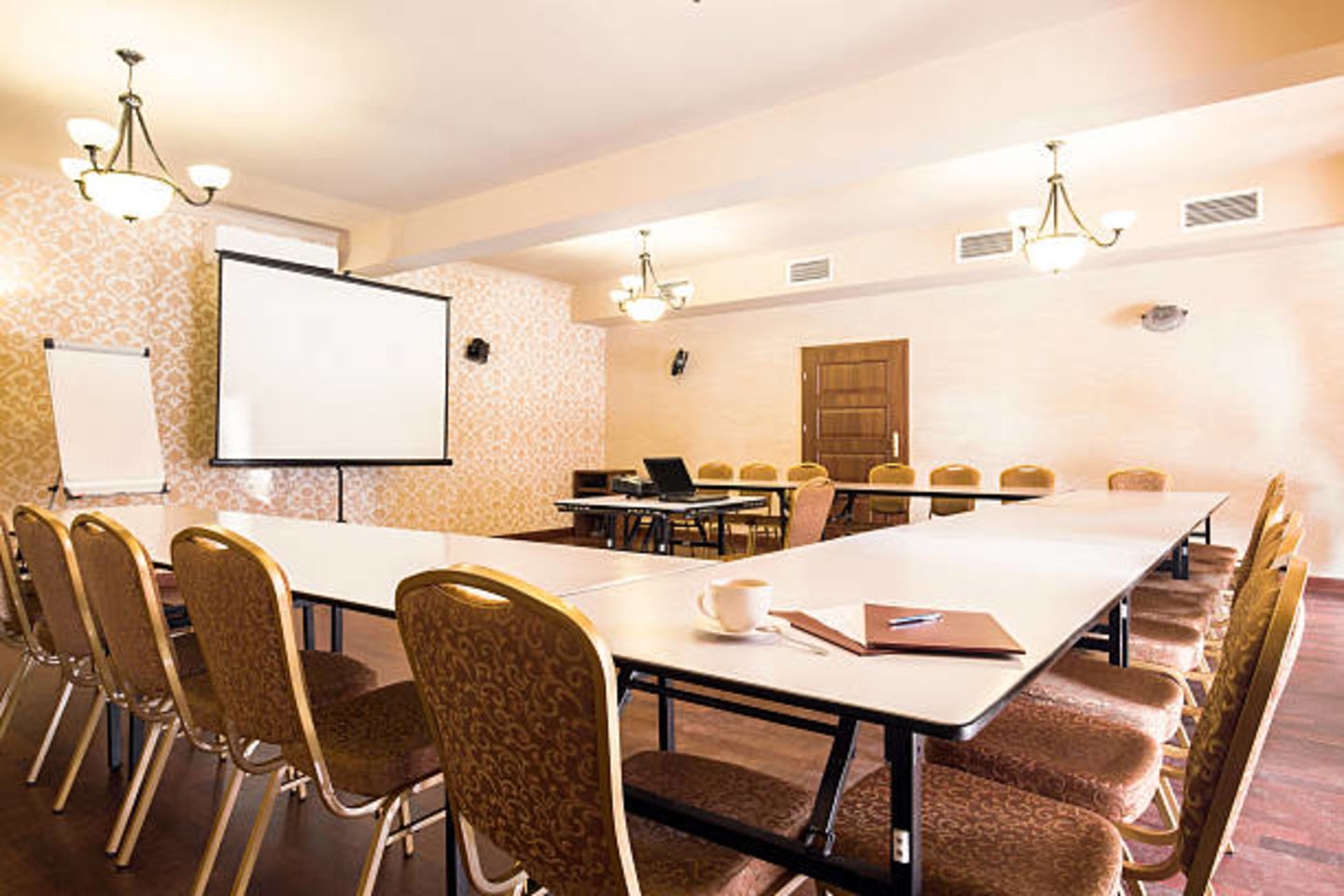 HiDubai-business-jumeirah-meeting-room-leisure-culture-events-festivals-barsha-heights-tecom-dubai