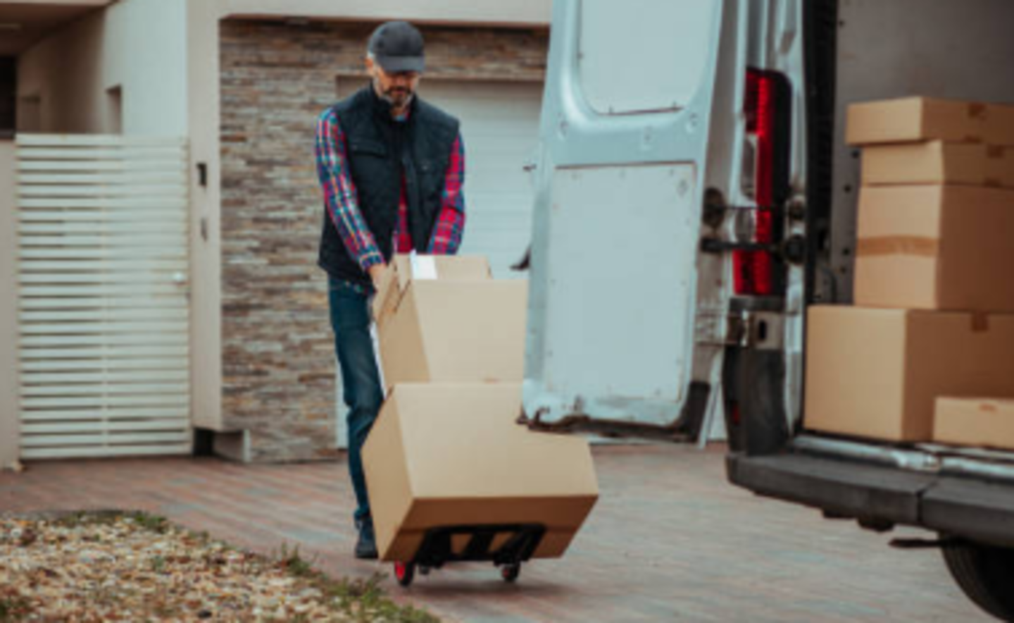 HiDubai-business-shah-behram-delivery-services-shipping-logistics-courier-delivery-services-al-quoz-3-dubai