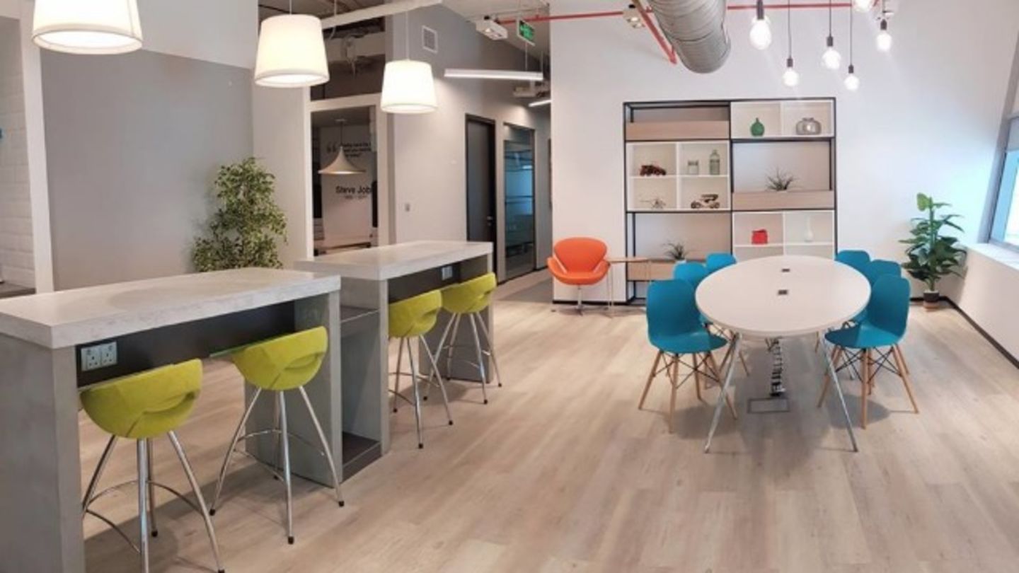 HiDubai-business-expedia-business-centres-b2b-services-business-process-outsourcing-services-business-bay-dubai