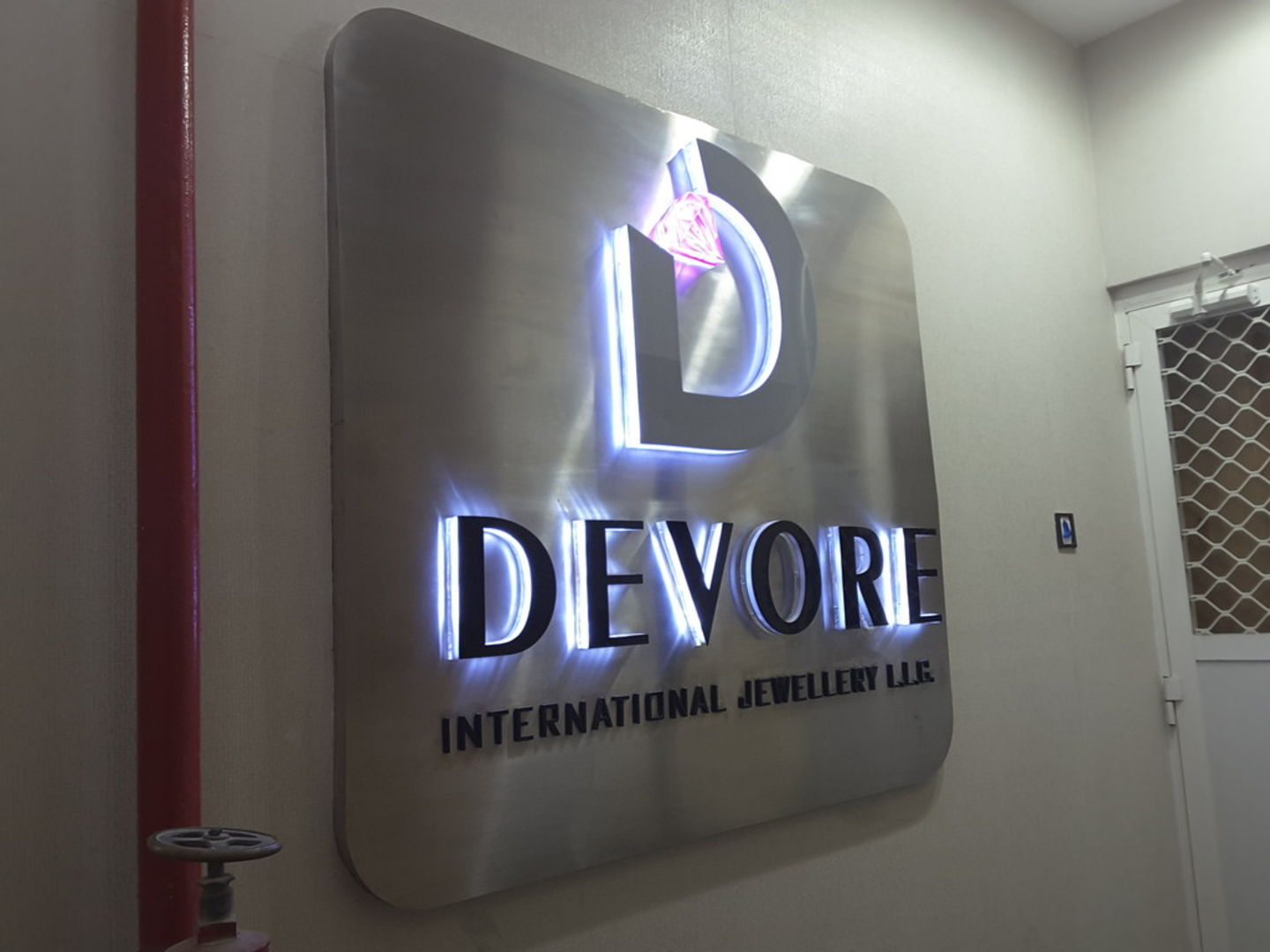 HiDubai-business-devore-international-jewellery-b2b-services-distributors-wholesalers-al-daghaya-dubai-2