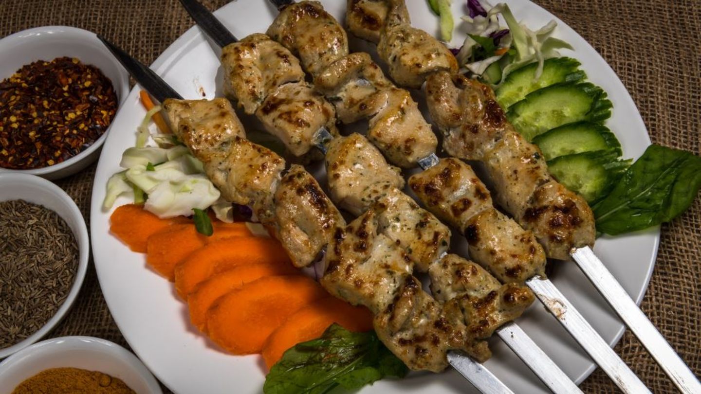 HiDubai-business-noor-al-samnan-kitchen-and-restaurant-food-beverage-restaurants-bars-al-qusais-industrial-4-dubai