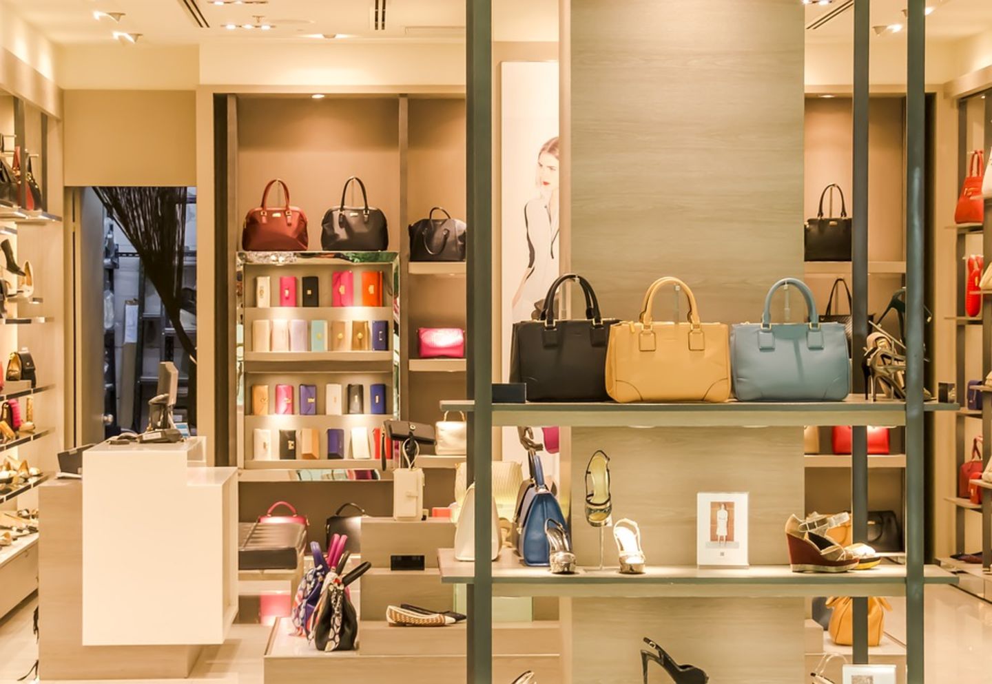 HiDubai-business-karakeeb-outlet-shopping-apparel-al-barsha-1-dubai-2