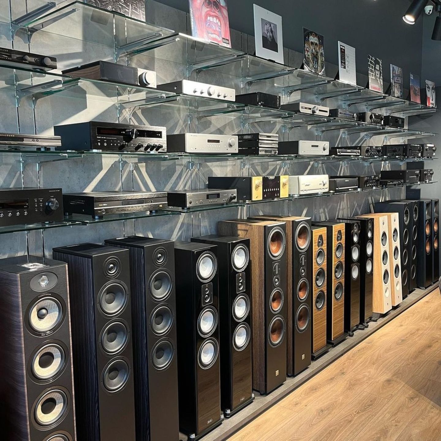 HiDubai-business-pult-electronics-shopping-consumer-electronics-al-wasl-dubai