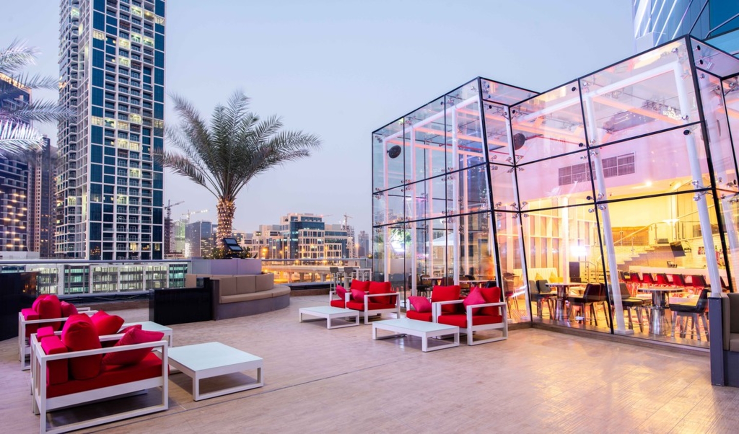 HiDubai-business-the-canal-lounge-food-beverage-restaurants-bars-business-bay-dubai