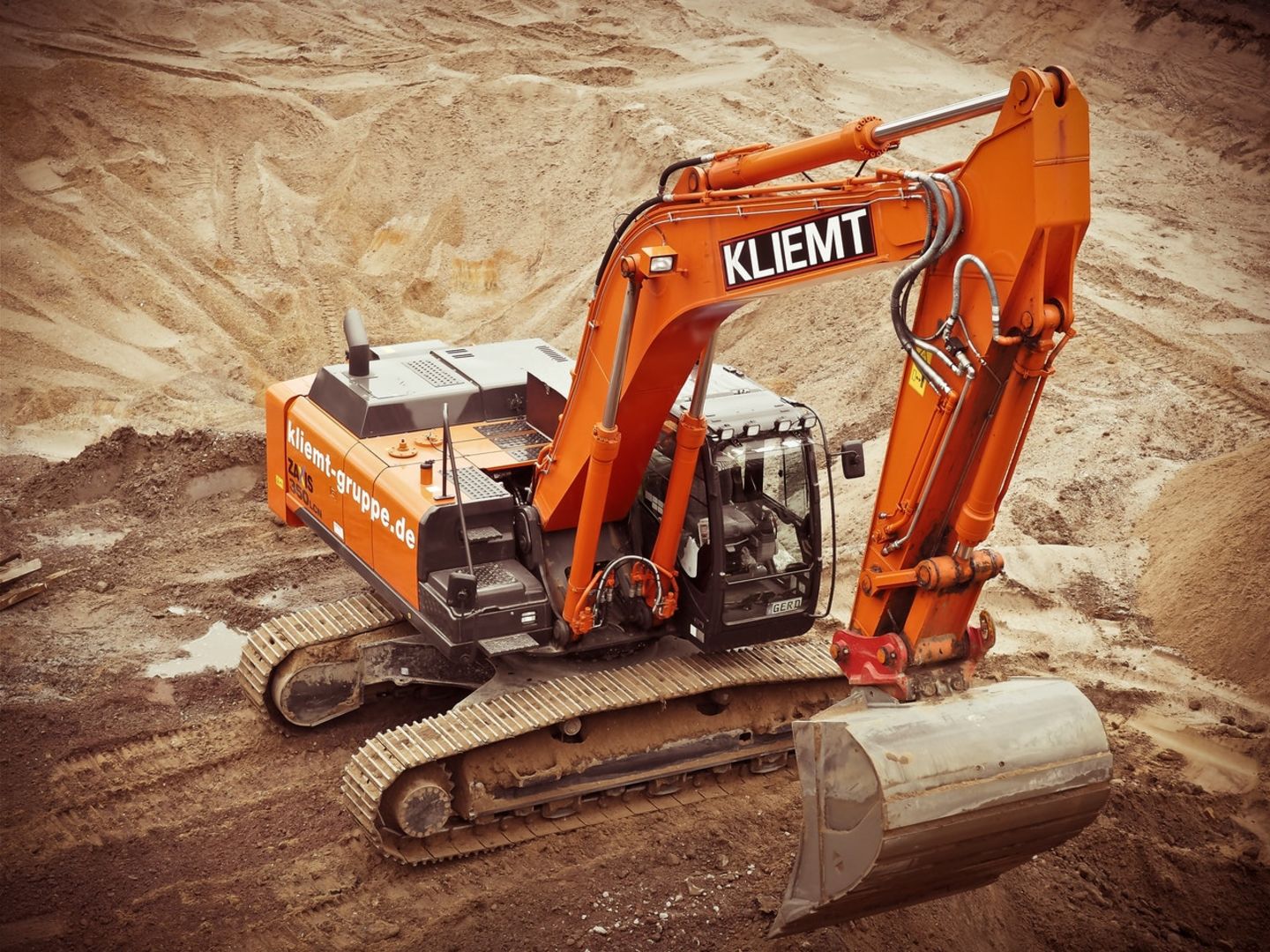 HiDubai-business-al-batech-testing-services-construction-heavy-industries-construction-renovation-al-quoz-4-dubai
