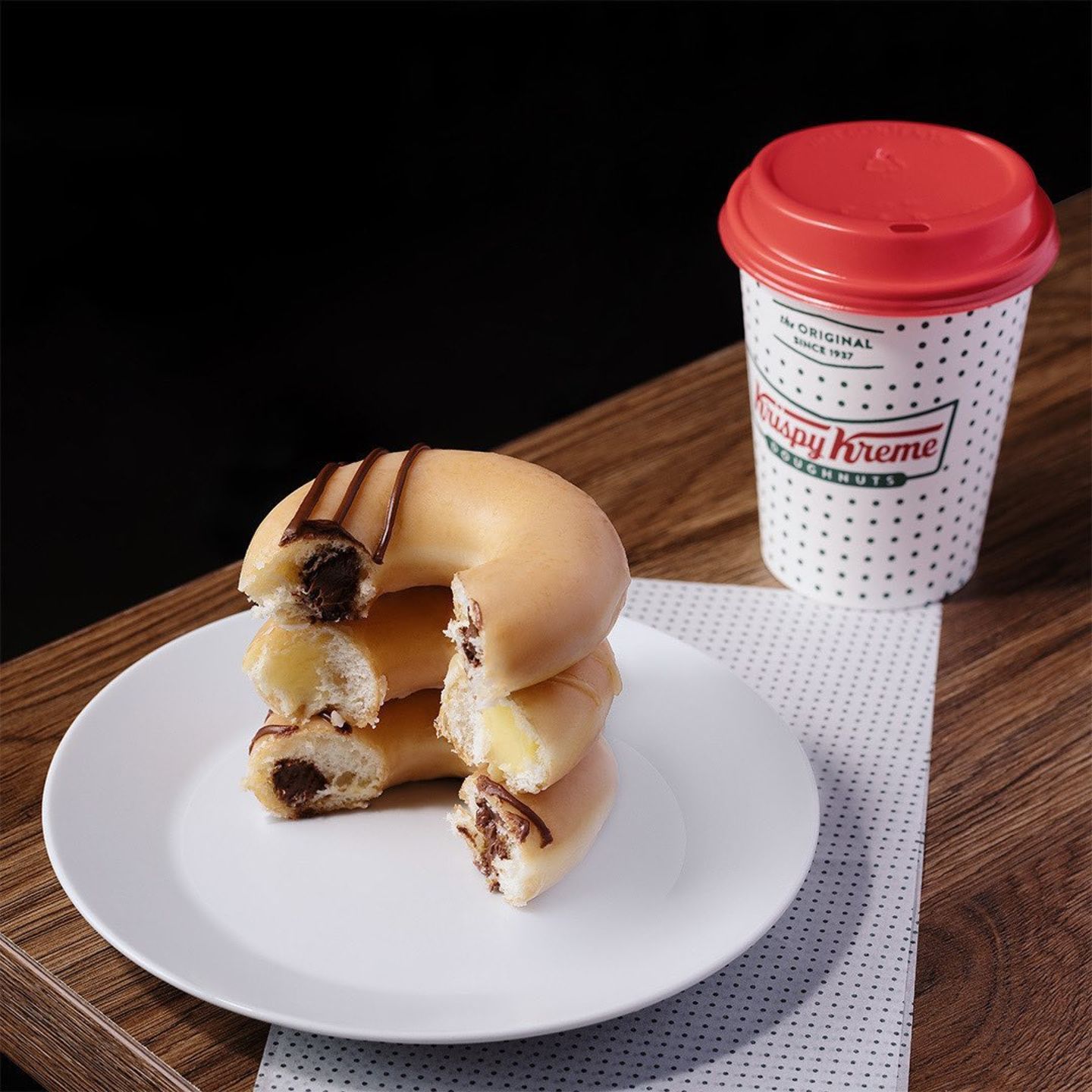 HiDubai-business-krispy-kreme-food-beverage-bakeries-desserts-sweets-the-palm-jumeirah-nakhlat-jumeirah-dubai