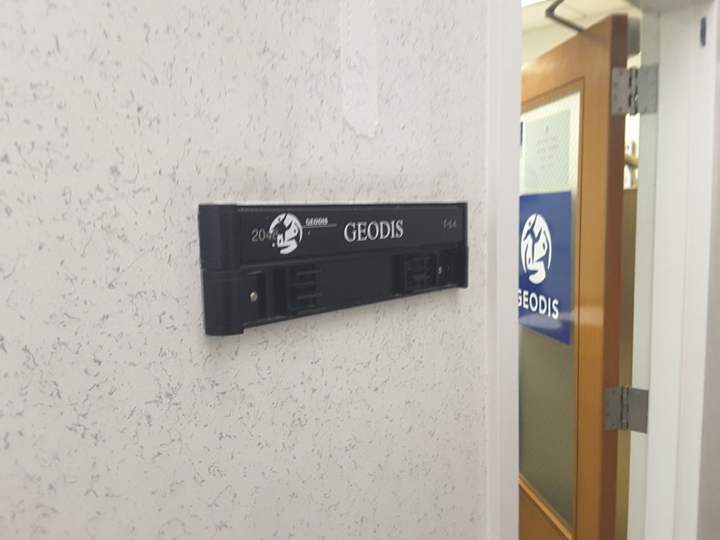 HiDubai-business-geodis-shipping-logistics-sea-cargo-services-dubai-cargo-village-dubai-international-airport-dubai-2